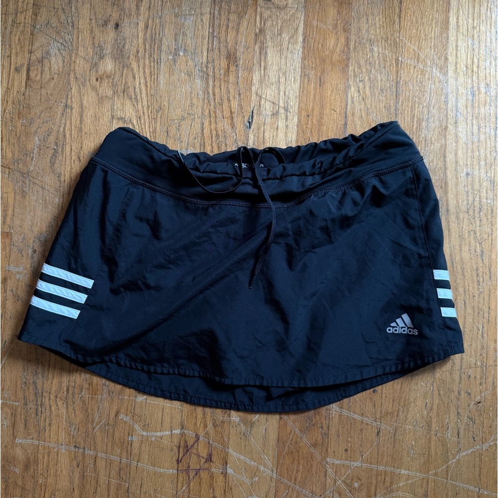 Adidas black skirt with built in shorts, skort Sz Small